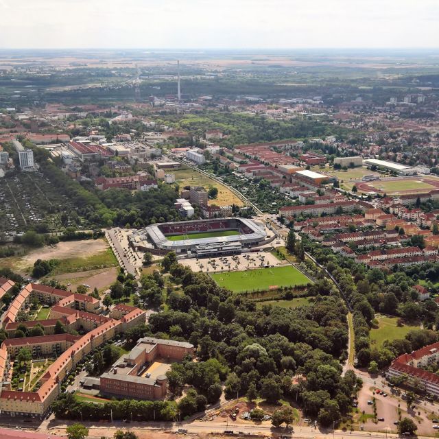 Luftaufnahme vom HFC Stadion und seiner Umgebung in Halle.